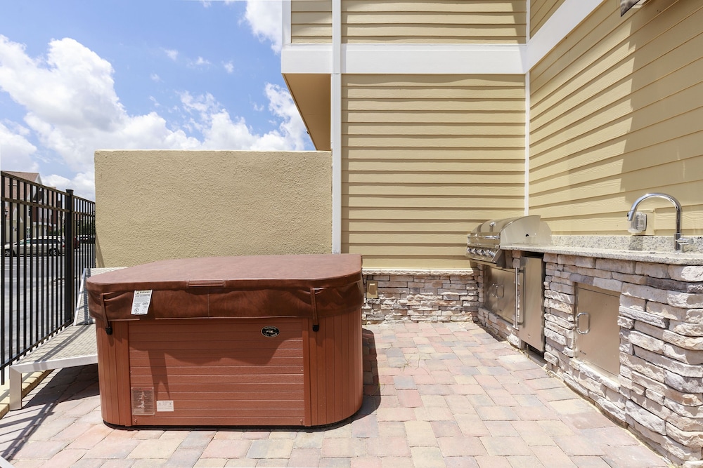 Summerville Vacation Homes by Columbia Management