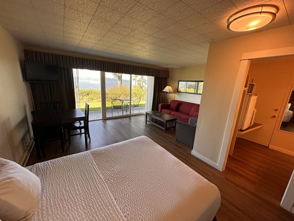 Astoria Crest Motel