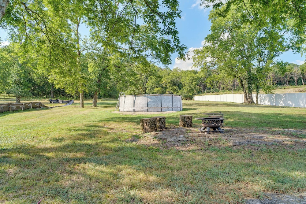 7 Mi to Broadway: Cozy, Quiet Whites Creek Retreat