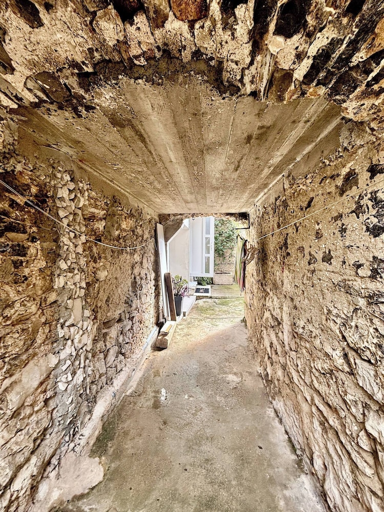 Cozy one Bedroom Apartment Pietra Storica