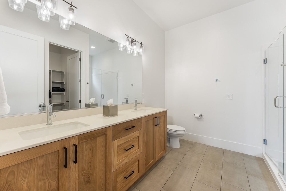 Villa #13 At Bloomington Country Club 4 Bedroom Townhouse
