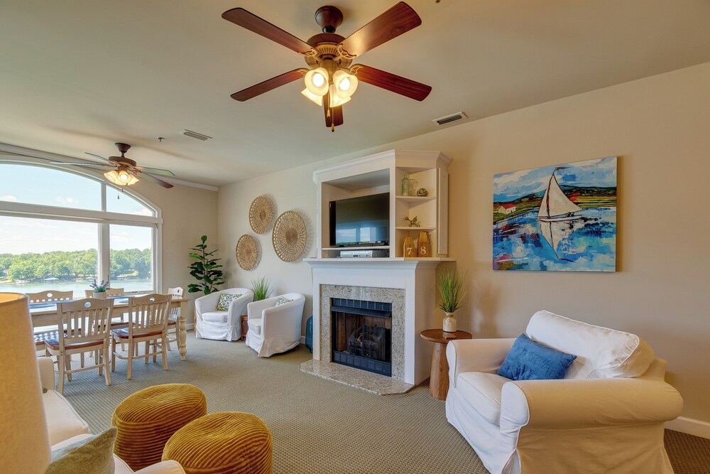 Community Pools & Beach: Smith Mountain Lake Condo