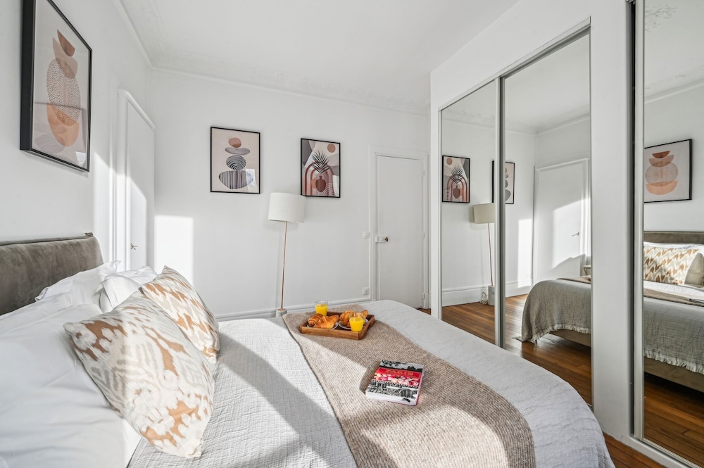 Parisian 1BR near Invalides & Eiffel