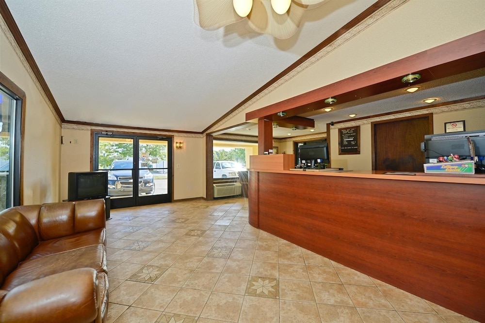 Detroit Vacations - Americas Best Value Inn  Suites Warren Detroit - Property Image 3