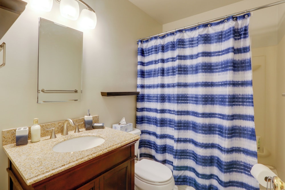 Harpers Ferry Cabin - Walk to Private Lake! - Property Image 20