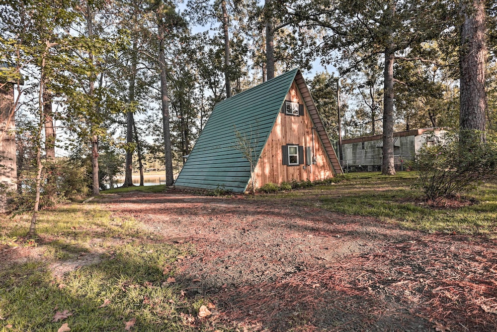 Cozy Toledo Bend A-frame w/ Waterfront Views! view 3
