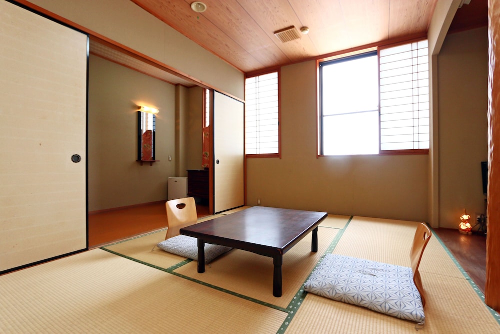 Ryokan Isuzu view 5