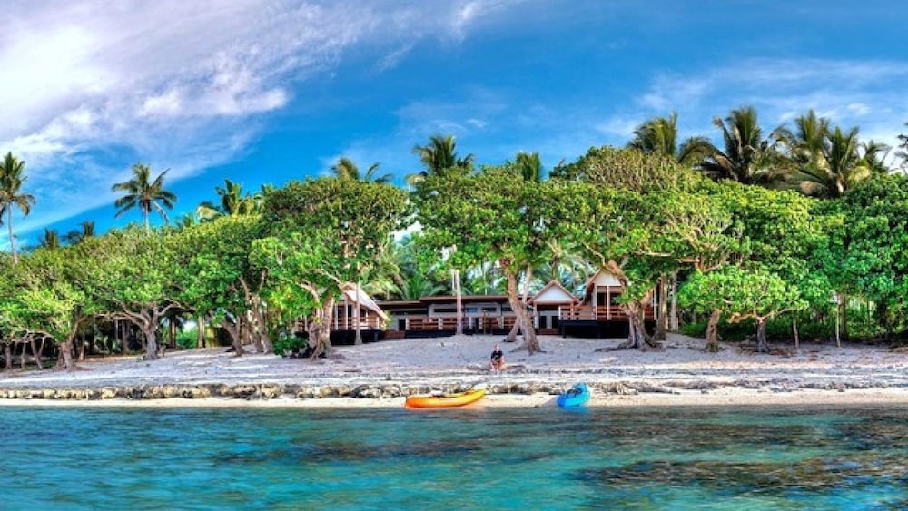 Beachfront Private Villa - main view