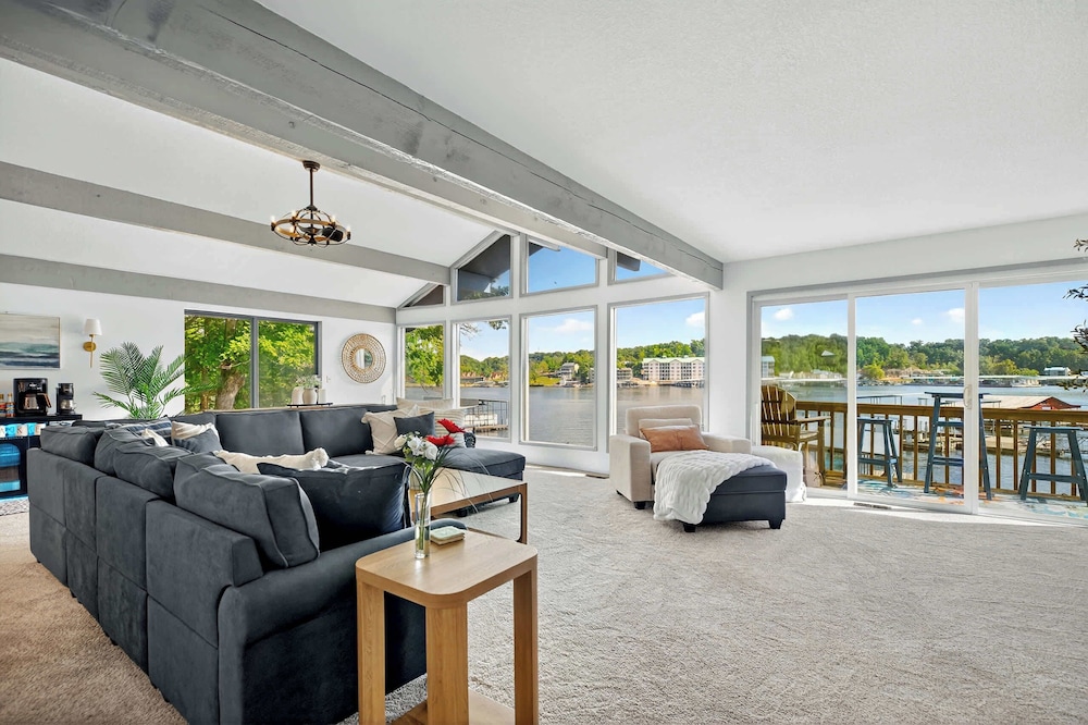 Lake Home Oasis - Sleeps 18