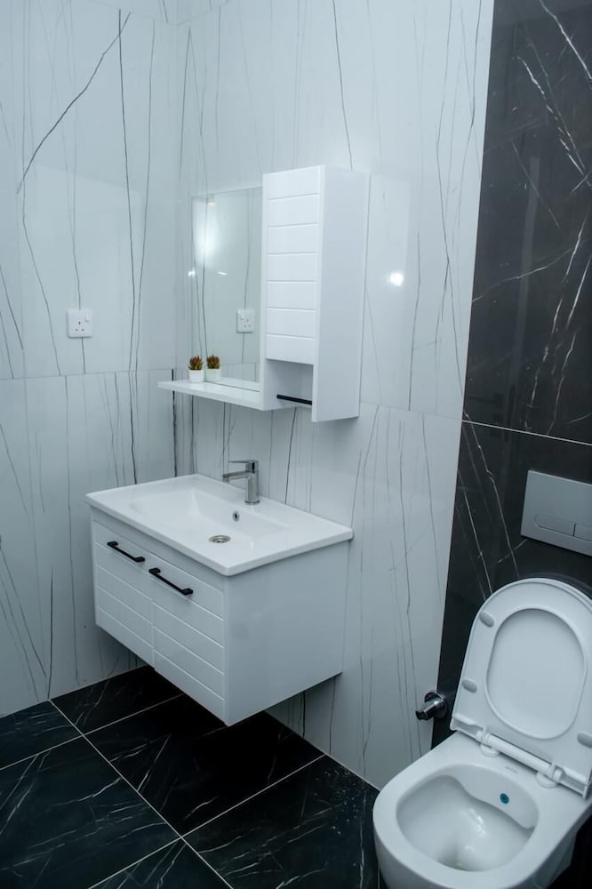 Lux Suites Aqua Gardens Nyali