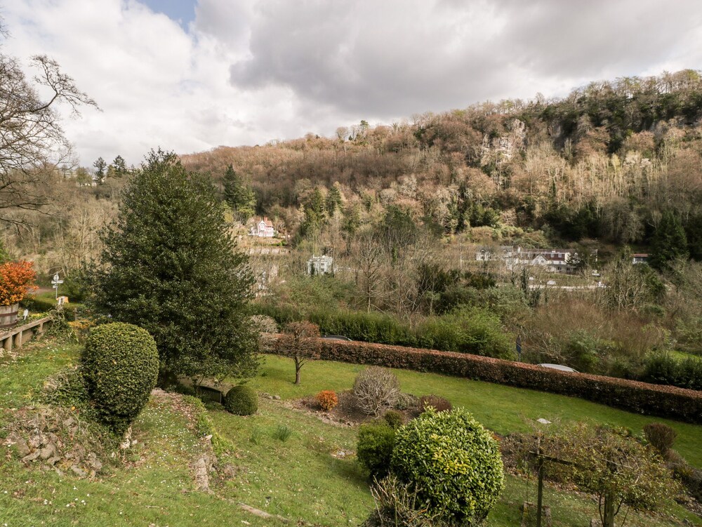 5 Wye Rapid Cottages