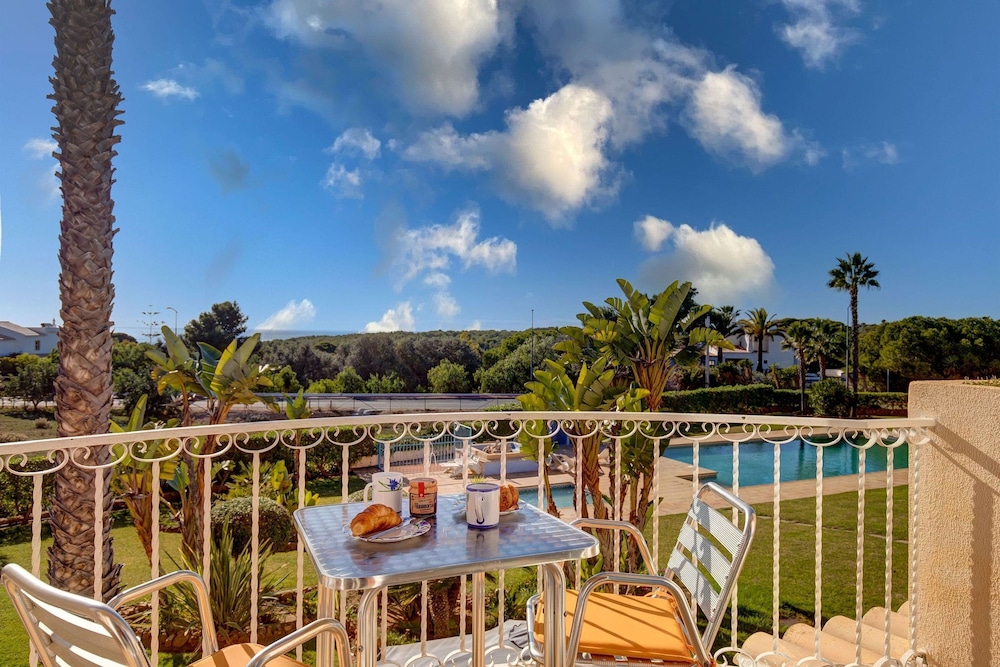 11 Marinha Two Bedroom Apt at Praia do Marinha