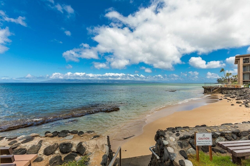 Hale Kai by Coldwell Banker Island Vacations