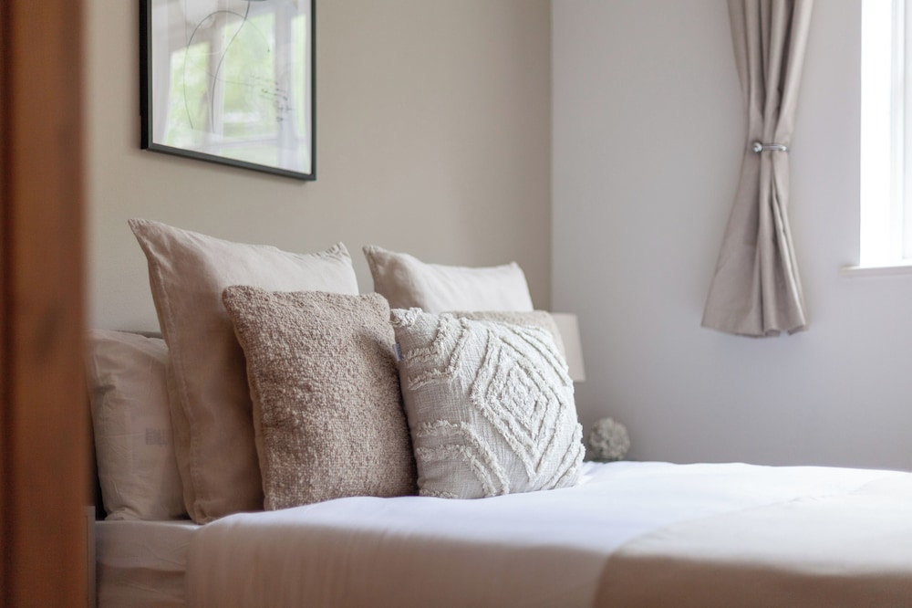 The Canary Wharf Flat view 4