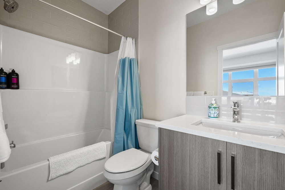 The Belmont Luxury NEW Home Free Indoorparking