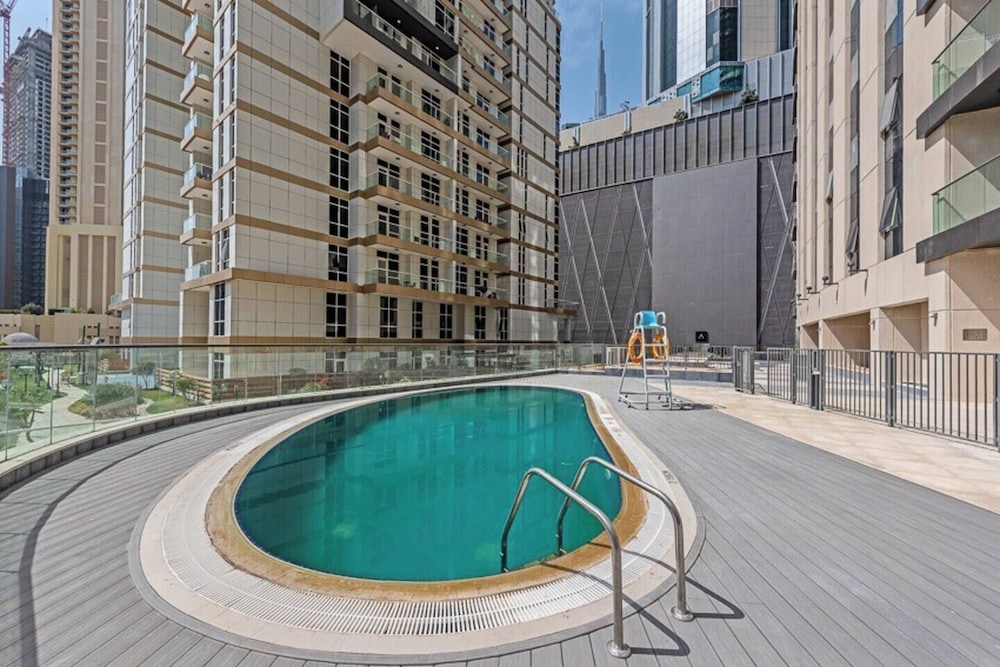 Pure Living - Beautiful 1BR With View of Burj Khalifa