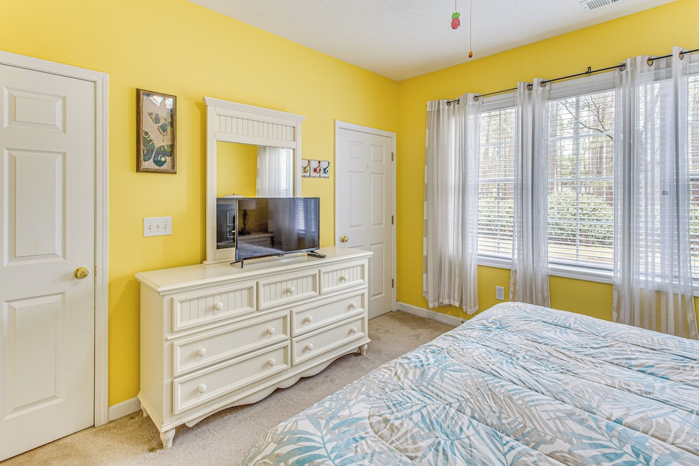 Resort Pool & Golf: Centrally Located NMB Retreat!