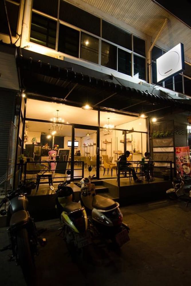WE Pakchong Hostel