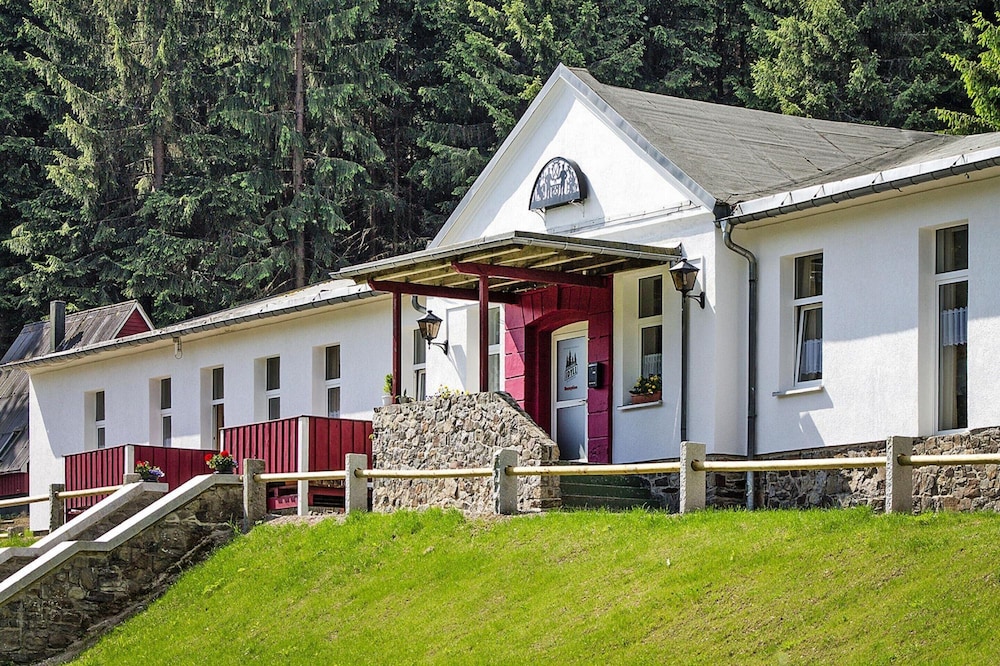 Appartements mit Aussenpool und Sauna, Breitenbrunn