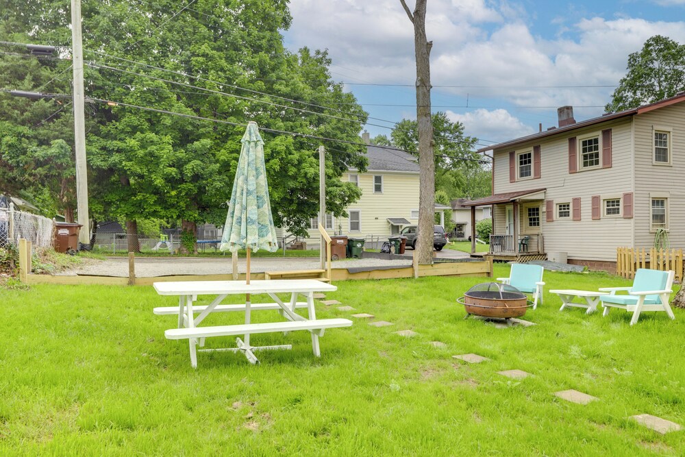 3 Mi to Dtwn: Dog-friendly Retreat in Dayton