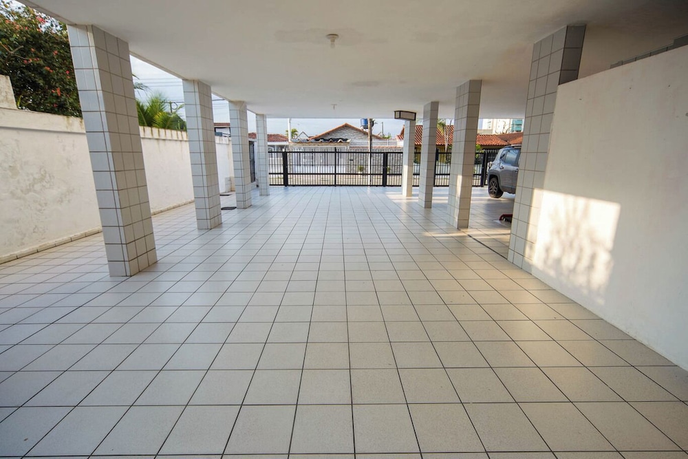 Apto pet Friendly com Garagem a 100m do mar