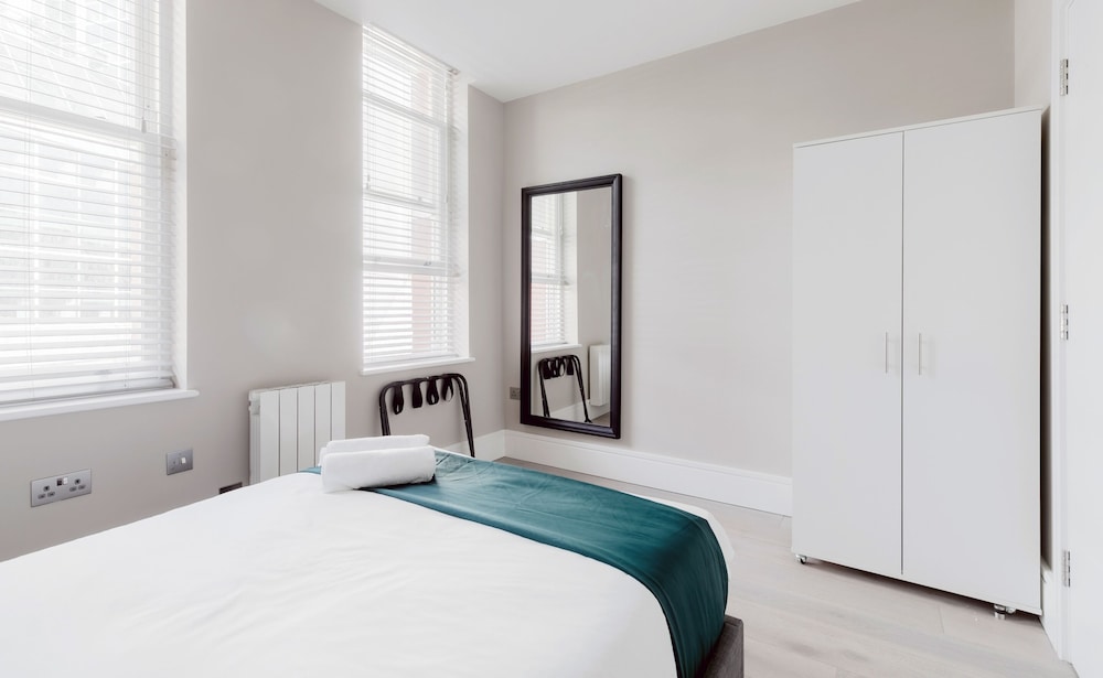 Superb Apartments opp Edgware Rd Station