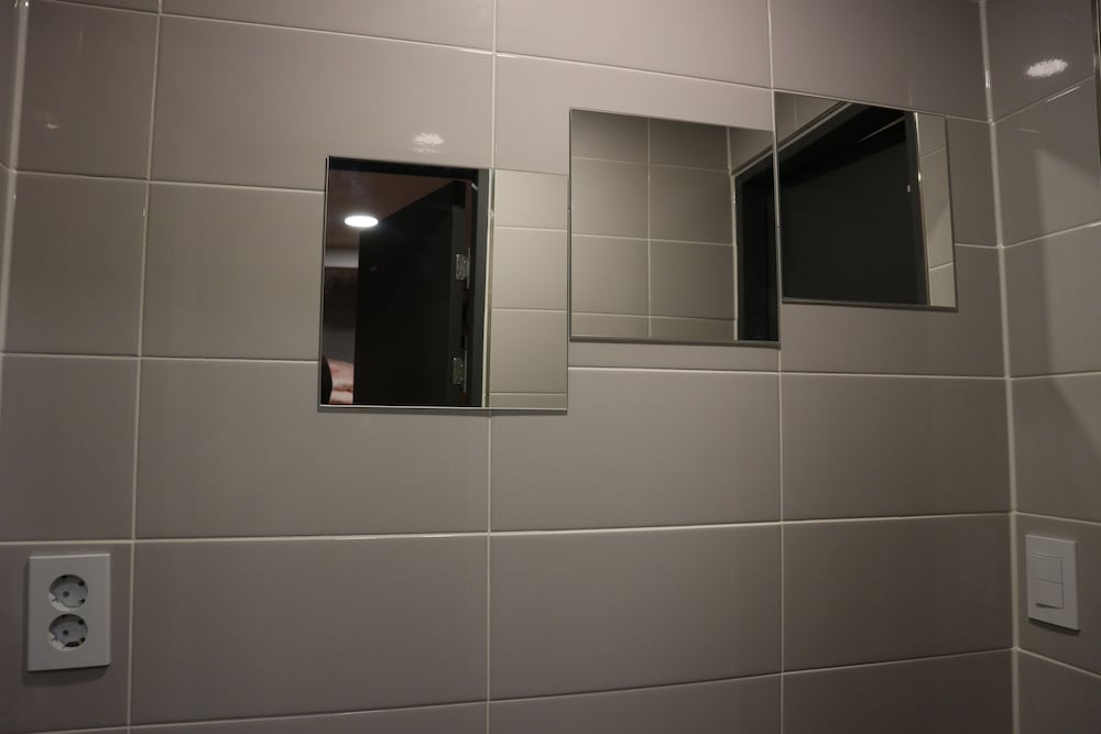Zzzip Guest House - Hostel