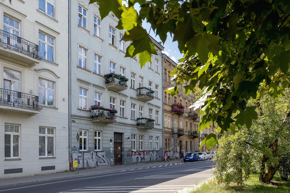 Wawel Castle Studio Dietla by Renters view 2