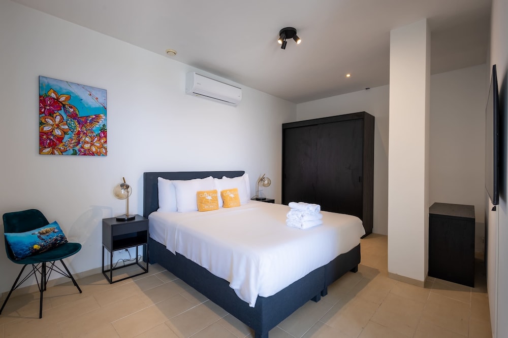 Villa Azure Vista 6BR Luxury Stay w 2 Pools