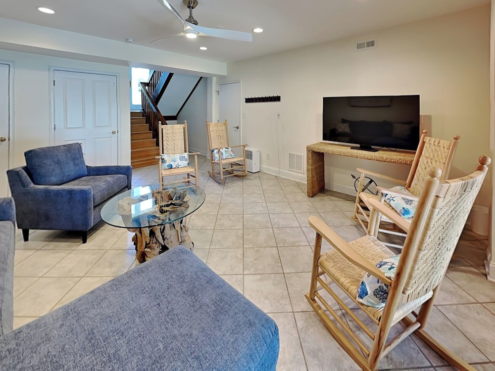 Shady Beaches by Topsail Realty