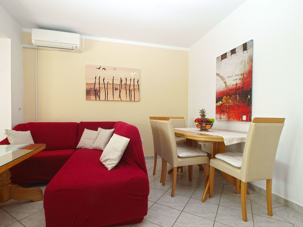 Apartment Anica 770