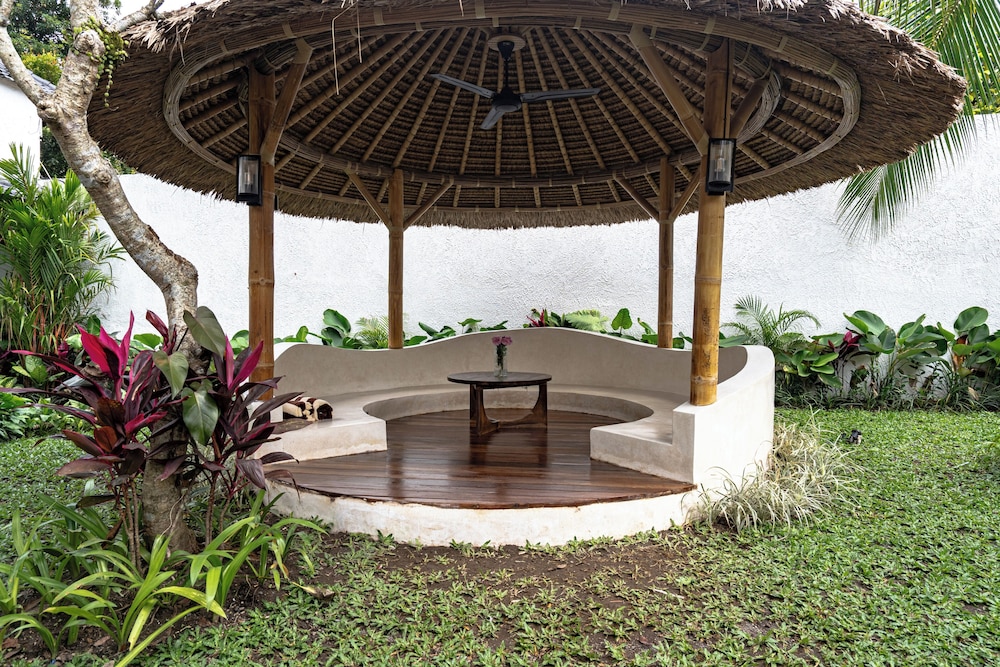Sacred Jungle by EVDEkimi Ubud – Modern Villas and Apartments with Kitchens, Pools, & Personalized Concierge Service