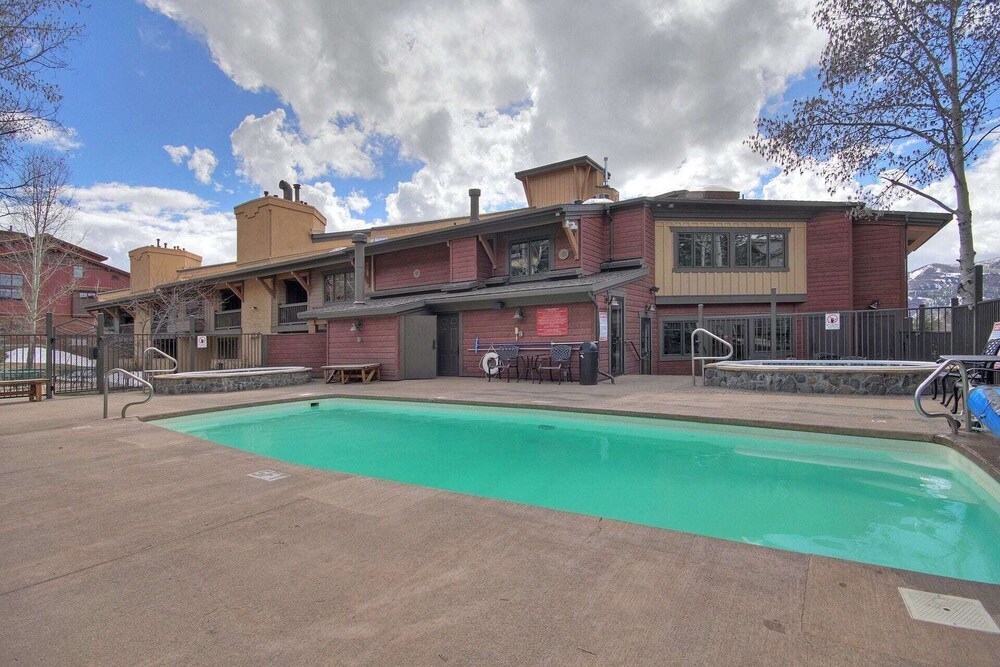 Phoenix 118A - 3 Br Condo