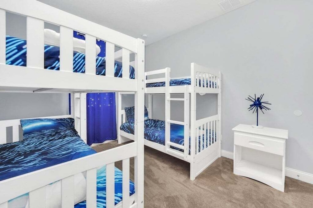 5 Bed Multiple Bunks Perfect For Kids With Pool! 5 Bedroom Townhouse