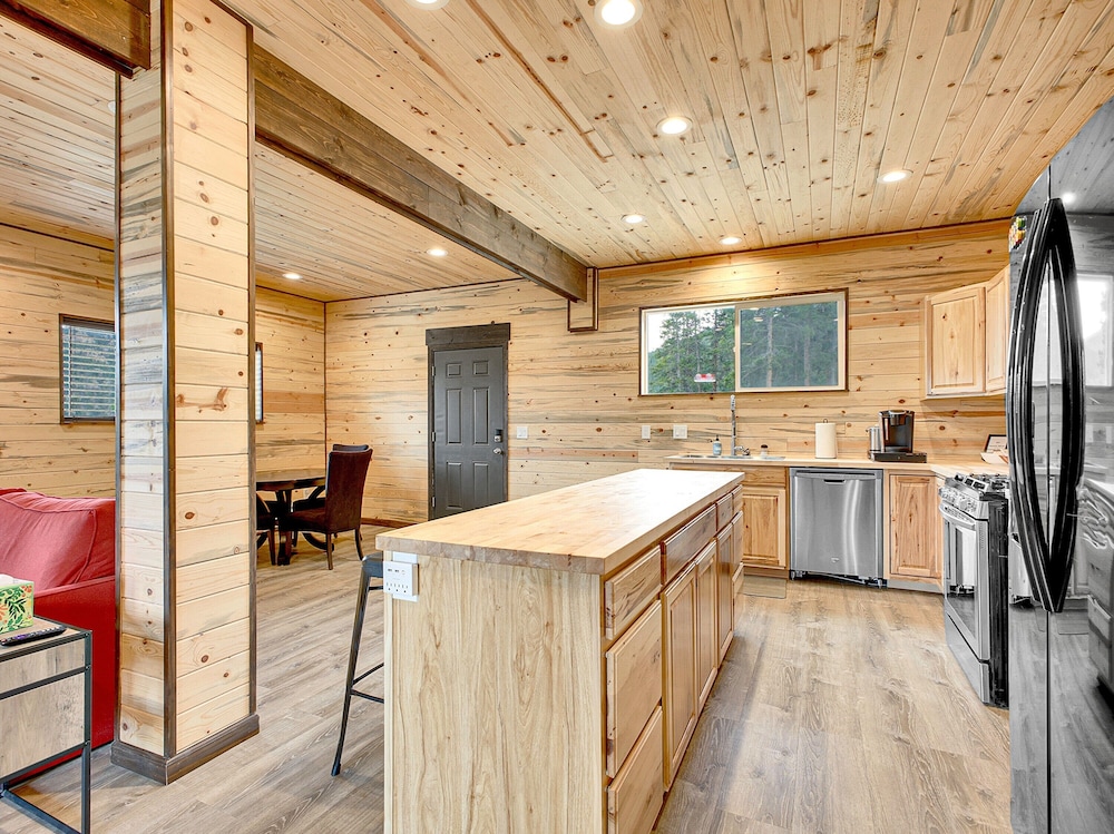 Switchback Basecamp 4 Bedroom Home