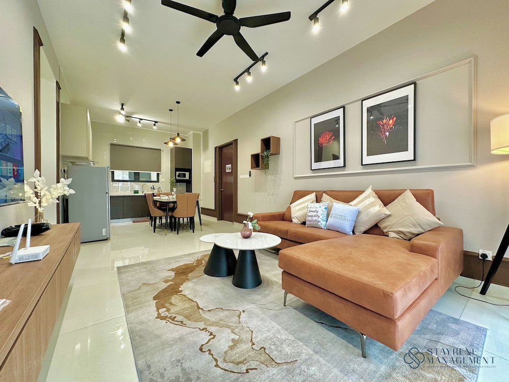Country Garden Danga Bay Sea View Homestay by Stayrene