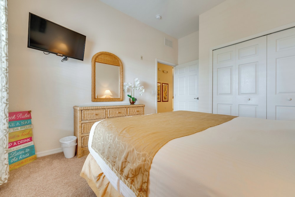 Balcony & Beach Access: Bahama Bay Resort Condo!
