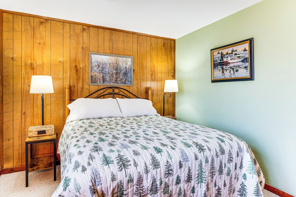 Hiking Galore: Mittersill Townhome in Franconia!
