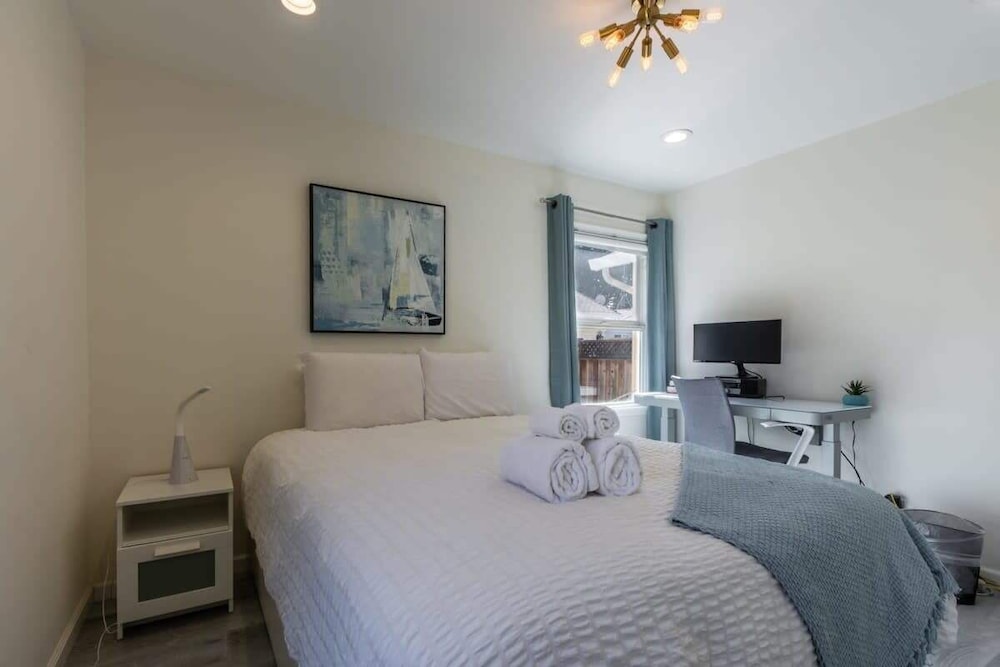 @ Marbella Lane - Convenient Home in Sunnyvale