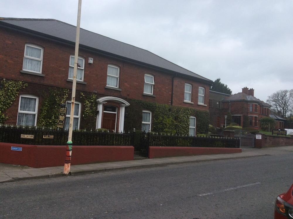Roseville Lodge B&B
