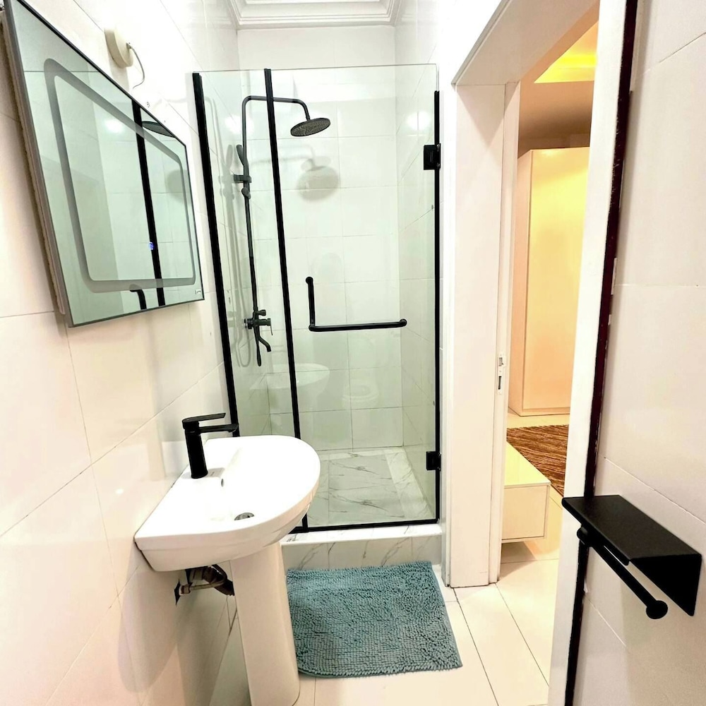 Quintessential Apartments By Signature