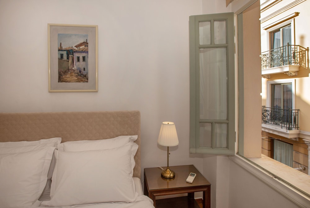 Neoclassical Apartment near Syntagma - Plaka by GHH