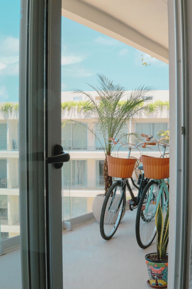 Stylish Playacar Condos w Balcony & Pool