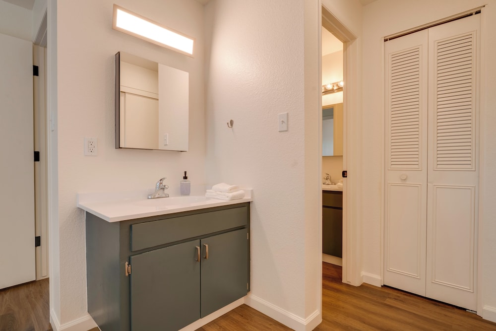 Quiet Home w/ Yard: 2 Mi to Mall & Sparks Marina!