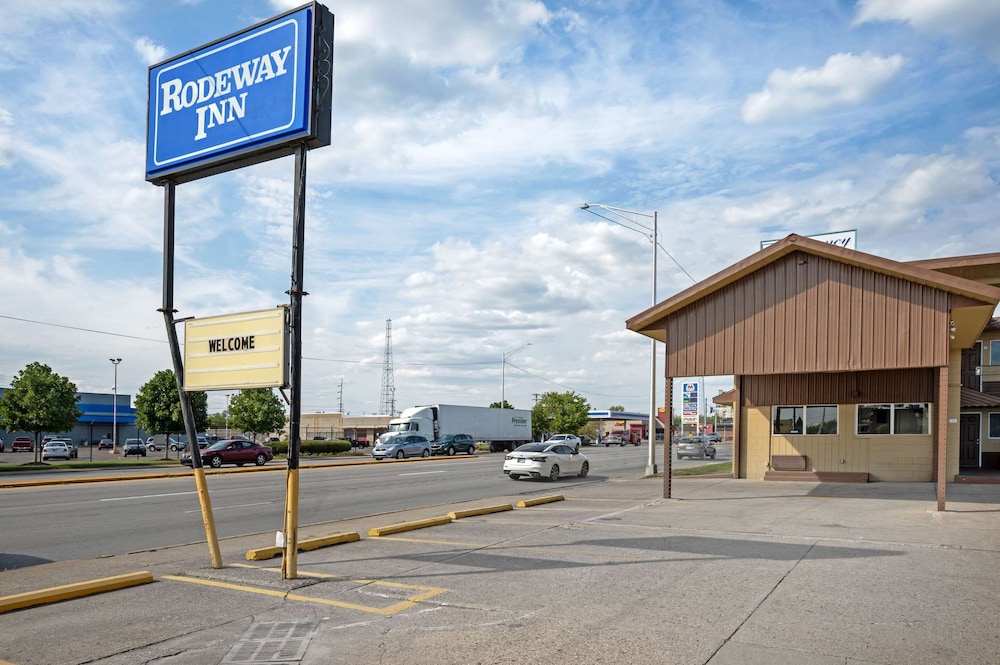 Rodeway Inn Terre Haute near University