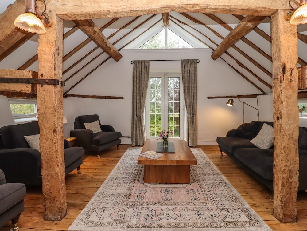 1 White House Cottages