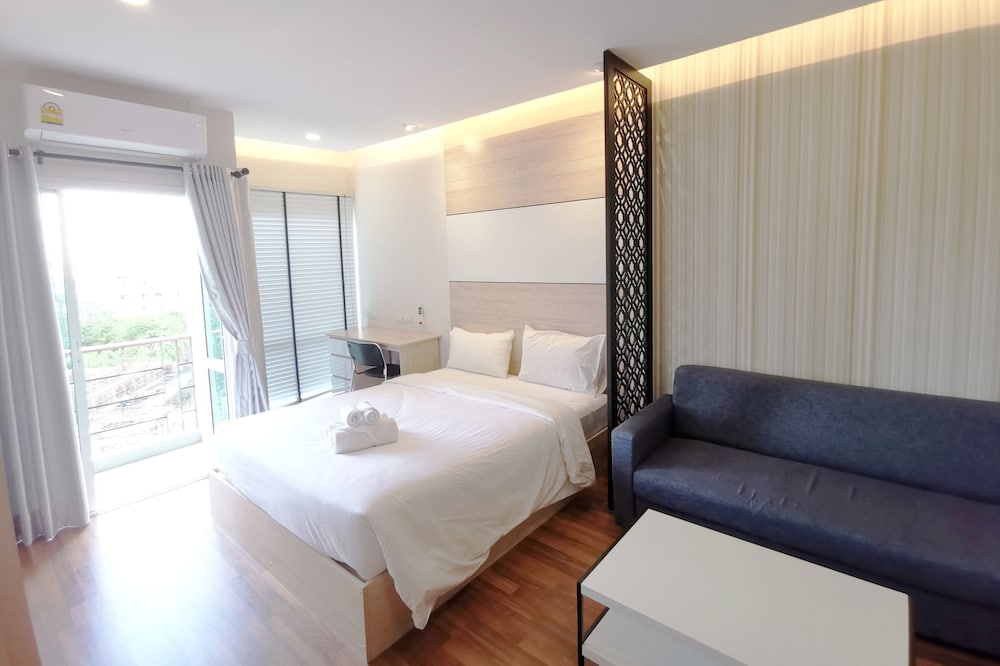 Homerent at Mountain Central Festival view 2