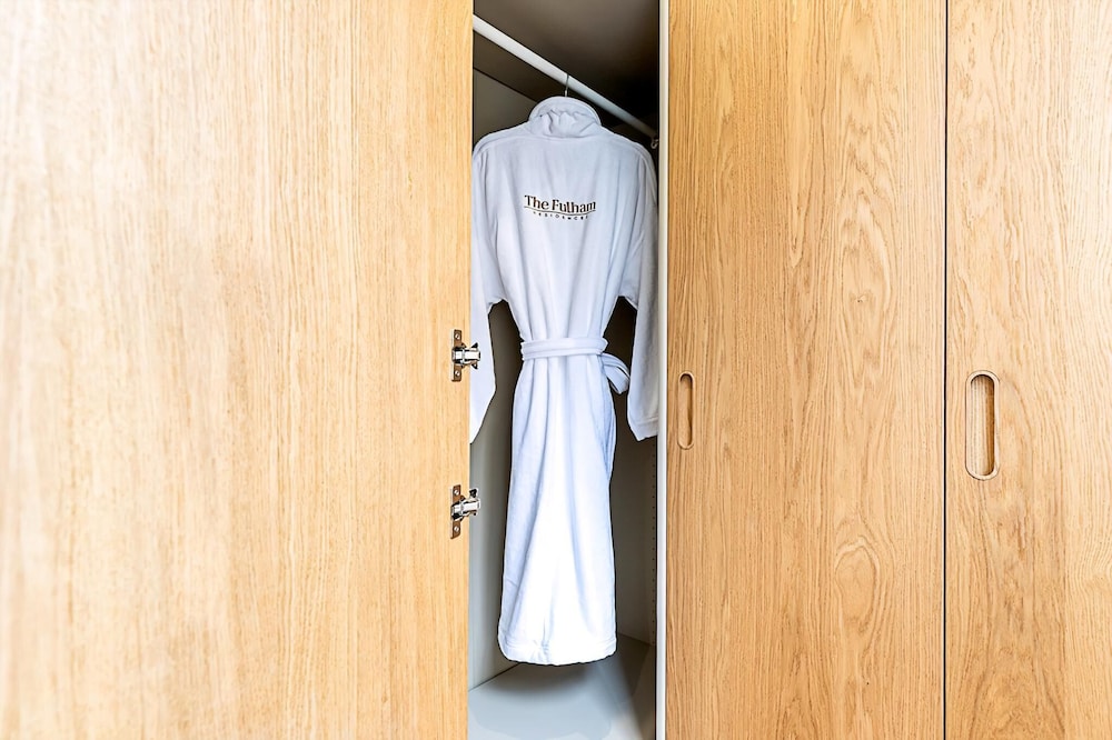 Urban Luxury in the Heart of Chelsea - King Bed!