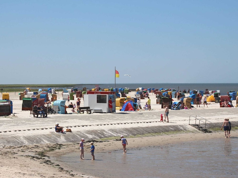 Geraeumige Ferienwohnungen mit Eigener Terrasse, Nessmersiel