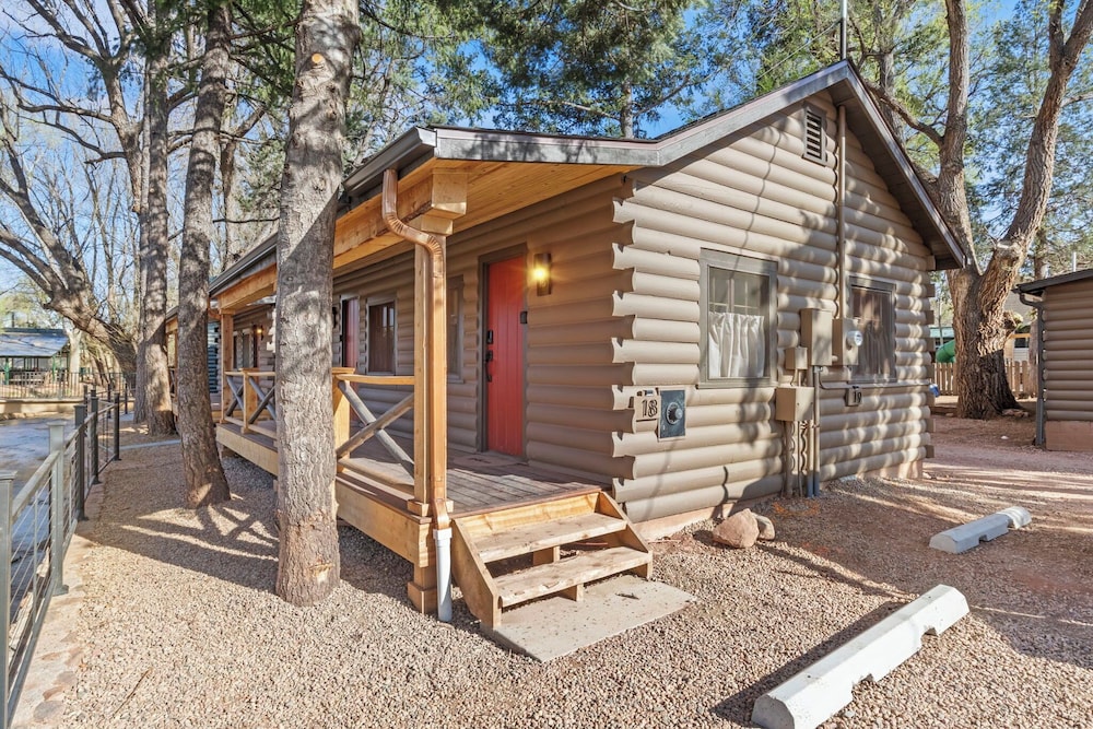 Timber Lodge Cabin 18
